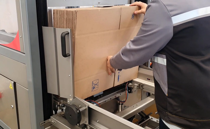 Meca-Systeme | Regular slotted case erectors - Easy loading of cardboard blanks